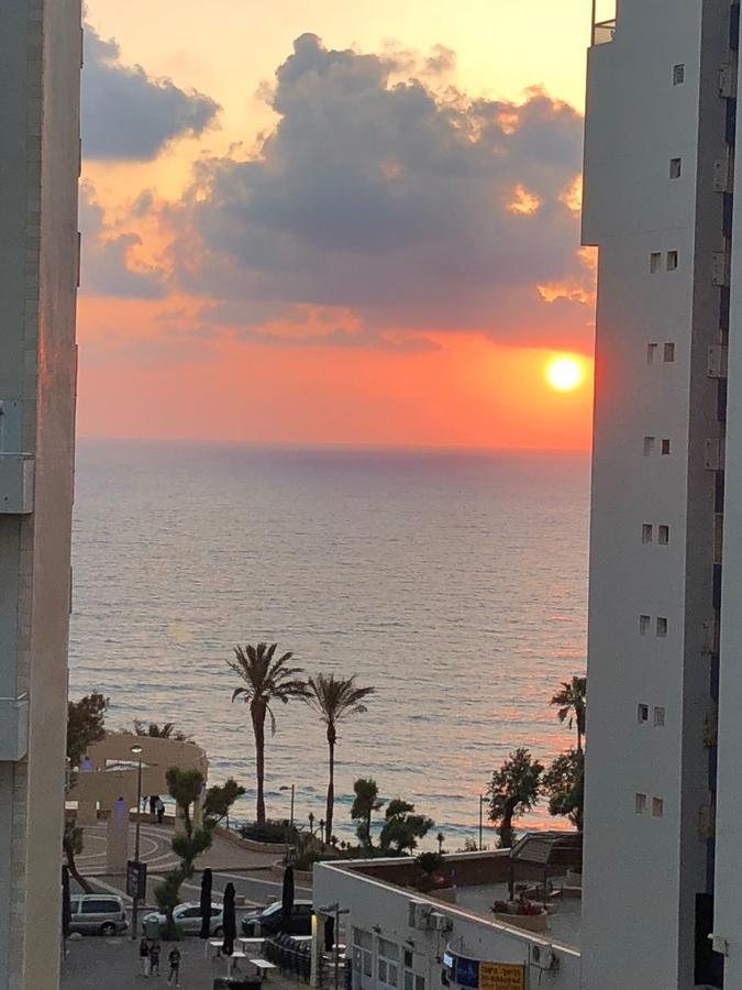 Royal Sea Studio Netanya Exteriör bild